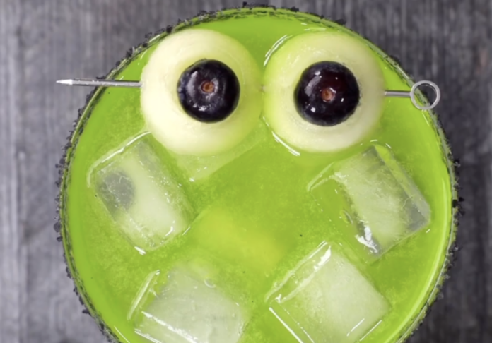Halloween Cocktails: Spooktacular Black Salt garnish for monster-inspired crafty cocktails